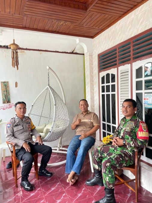 Sinergitas Babinsa Koramil 406-10/Lubuk Linggau Timur dan Bhabinkamtibmas dalam Monitoring Wilayah Binaan