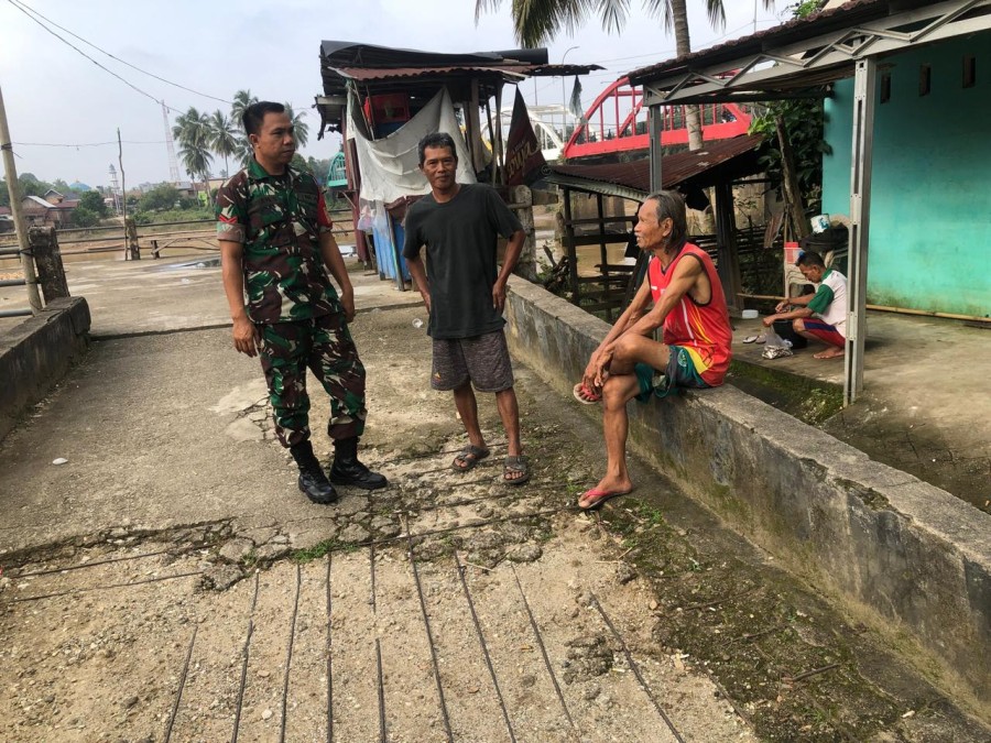 Babinsa Koramil 406-03/Rupit Laksanakan Komsos di Desa Sungai Jernih