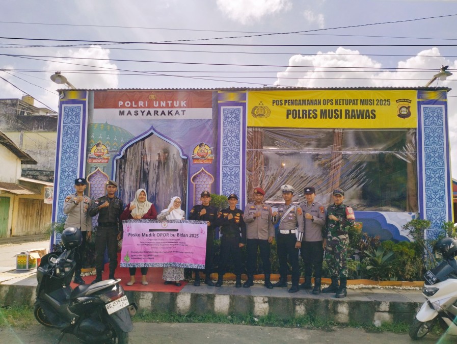 Babinsa Koramil 406-06/Tugumulyo Bersinergi dengan Polres dalam Pengamanan Pos Lebaran