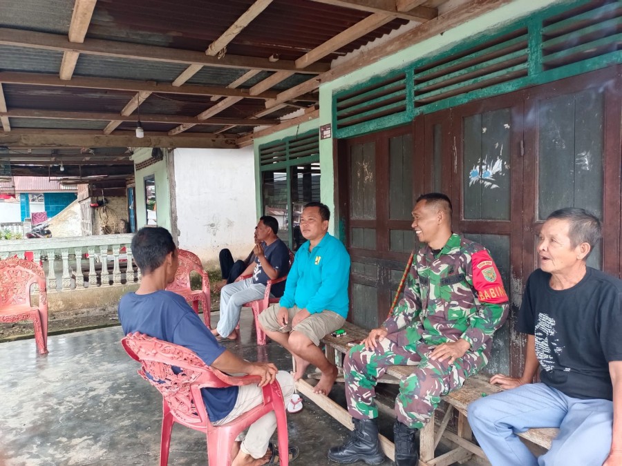 BABINSA KORAMIL 406-09/TERAWAS GELAR KOMUNIKASI SOSIAL BERSAMA WARGA DI KELURAHAN SELANGIT