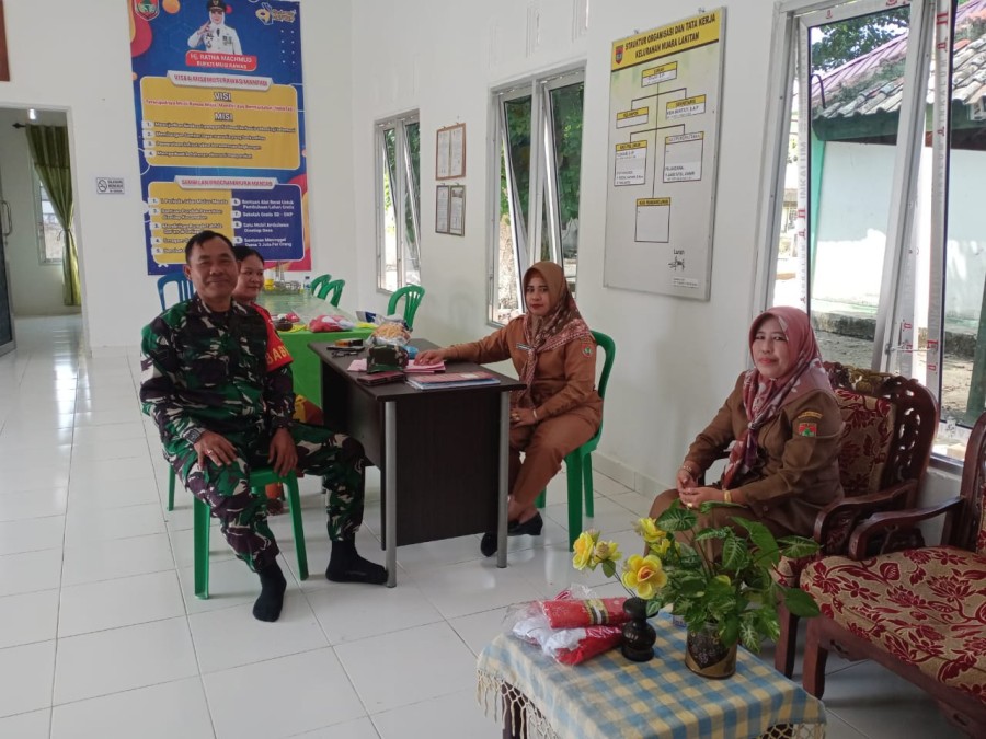 Babinsa Koramil 04/Muara Lakitan Hadiri Silaturahmi dan Halal Bihalal di Kantor Kelurahan Muara Lakitan