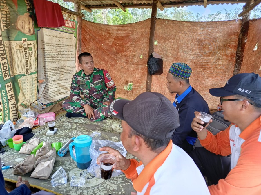 Babinsa Ngobrol Bareng Bersama BPP dan Petani Bahas Ketahanan Pangan dan Peningkatan Hasil Produksi Padi