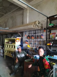 Koramil 406-08/Lubuklinggau Laksanakan Komsos dengan Pemilik Toko Bangunan di Pasar Satelit