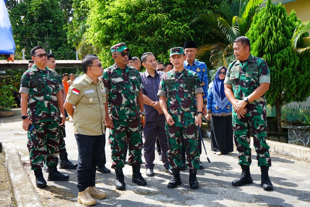 Dandim 0406/Lubuk Linggau Dampingi Kunjungan Kerja Pangdam II Sriwijaya Tinjau Lahan Batalion Di Muratara