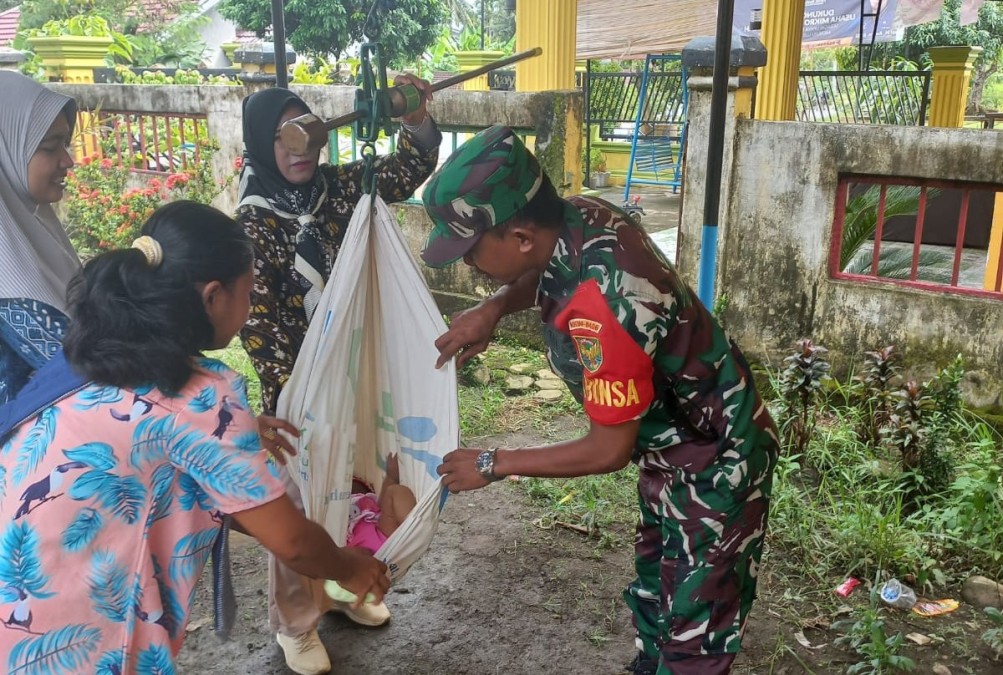 Babinsa Hadir dalam Kegiatan Posyandu Merupakan Wujud Kepedulian TNI terhadap Kesehatan Masyarakat