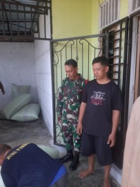 Babinsa Koramil 406-06/Tugumulyo Dampingi Penyerapan Gabah Petani di Desa Kalibening