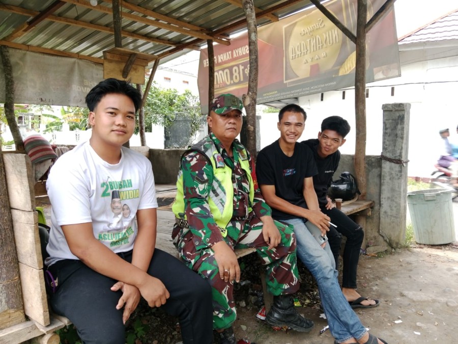 Babinsa Koramil 406-02/Rawas Ilir Ingatkan Remaja untuk Waspada Saat Keluar Malam Hari