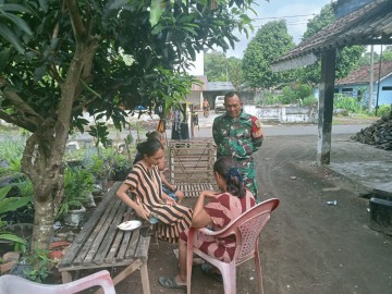 Babinsa Koramil 406-09/Terawas Gelar Komsos Bahas Swasembada Pangan di Desa Binaan