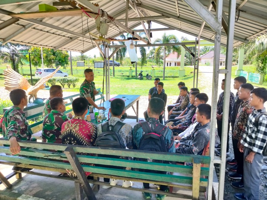 Danramil 406-03/Rupit Laksanakan Sosialisasi Penerimaan TNI AD Tahun 2025