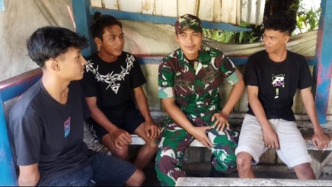 Babinsa Koramil 406-04/Muara Lakitan Ajak Anak Muda Jauhi Bahaya Judi Online