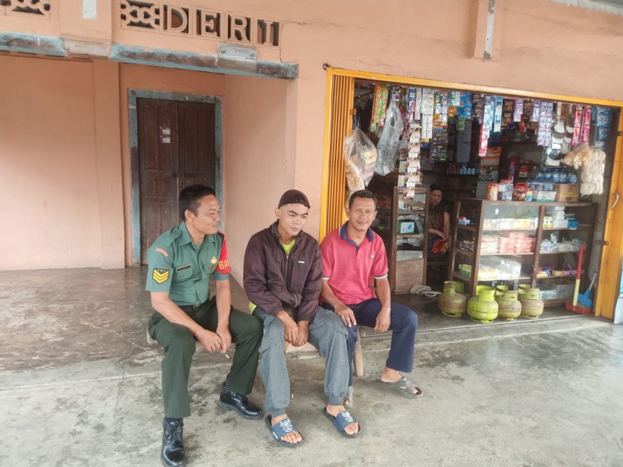 Babinsa Koramil 406-08/Lubuklinggau Jalin Komunikasi Sosial dengan Warga untuk Tingkatkan Keamanan dan Kenyamanan Lingkungan