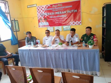 Babinsa Koramil 406-10/Lubuklinggau Timur Hadiri Rapat Pembentukan Koperasi Merah Putih di Kelurahan Lubuk Kupang