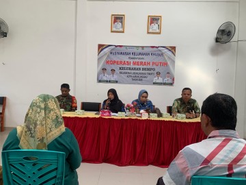 KOPTU RIWANTO SIMANJUNTAK BABINSA KORAMIL 406-10/LUBUKLINGGAU TIMUR HADIRI RAPAT KOPERASI MERAH PUTIH DI KELURAHAN DEMPO