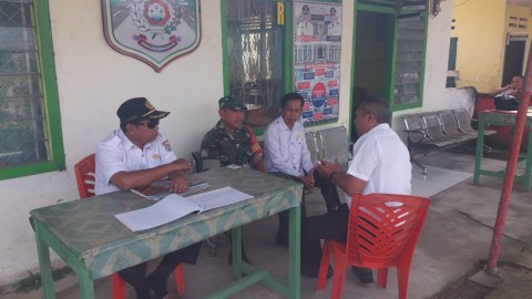 Babinsa Koramil 406-01/Rawas Ulu Ajak Warga Jaga Kebersihan Lingkungan