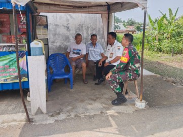 Babinsa Koramil 406-10/Lubuklinggau Timur Jalin Silaturahmi dengan Warga Rt 01 Kelurahan Karya Bakti