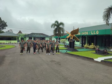 Kasdim 0406/Lubuk Linggau Pimpin Apel dan Olahraga Bersama dalam Rangka Jumat Sehat