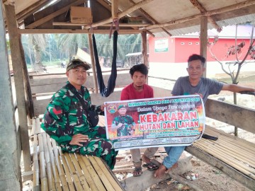 Babinsa Koramil 406-02/Rawas Ilir Himbau Warga Waspada Karhutla di Desa Karang Dapo I