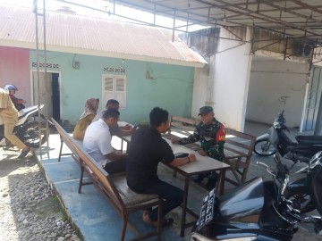 Babinsa Koramil 406-01/Rawas Ulu Sosialisasikan KARHUTLA di Desa Sungai Jauh