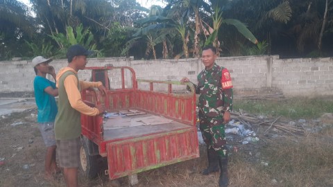 Kopda Agung Babinsa Koramil 406-05/Muara Kelingi Jalin Silaturahmi dengan Warga Desa Sembatu Jaya