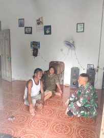 Babinsa Koramil 406-05/Muara Kelingi Jalin Komunikasi dengan Warga Desa Leban Jaya, Kelurahan Tuah Negeri