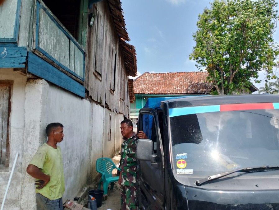 Babinsa Koramil 406-03/Rupit Ingatkan Warga Agar Waspada Saat Mengemudi Jarak Jauh