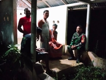 Babinsa Koramil 406-05/Muara Kelingi Laksanakan Siskamling di Desa Banpres