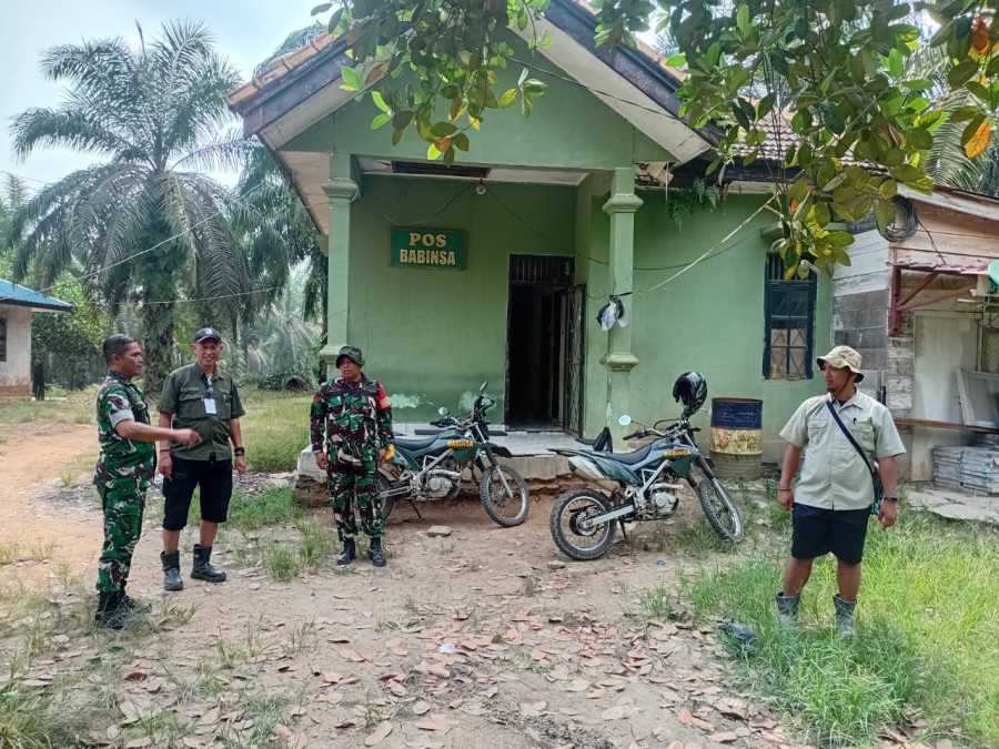 Danramil 406-02/Rawas Ilir Pimpin Kegiatan Pembersihan Pos Babinsa di Kecamatan Rawas Ilir