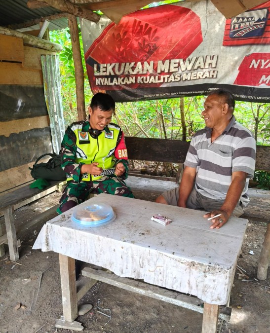 BABINSA KORAMIL 406-02/RAWAS ILIR LAKSANAKAN KOMUNIKASI SOSIAL DI DESA MANDI ANGIN