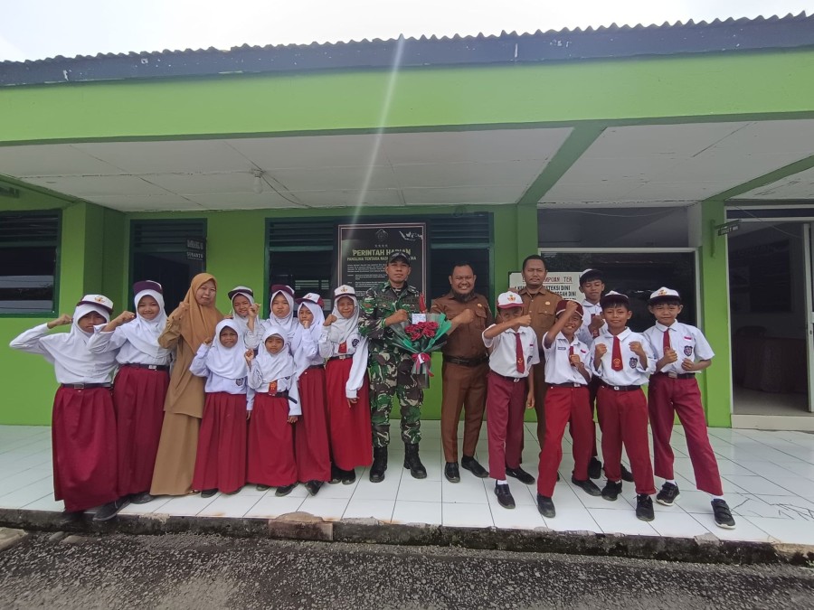 Piket Koramil 406-06/Tugumulyo Terima Ucapan HUT TNI ke-80 dari SDN 2 Sriwikaton