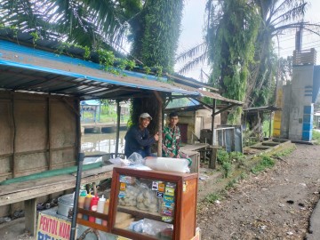 Babinsa Koramil 406/10 Lubuklinggau Timur Jalin Komunikasi Aktif dengan Warga RT 03 Kelurahan Lubuk Kupang