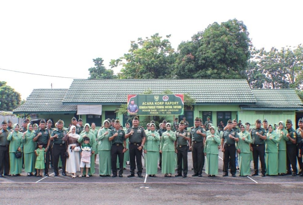 Komandan Kodim 0406/Lubuklinggau Pimpin Upacara Kenaikan Pangkat dan Pelepasan Purna Tugas Prajurit