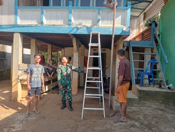 Babinsa Koramil 406-02/Rawas Ilir Laksanakan Komsos di Desa Beringin Sakti