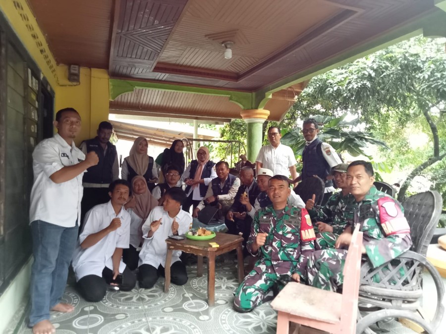 Babinsa Koramil 406-09/Terawas Laksanakan Komsos dan Ikuti Arahan Menteri Pertanian Secara Daring