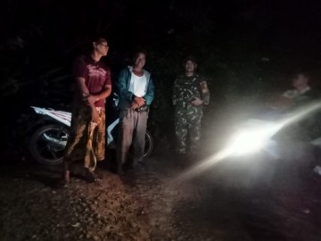 Babinsa Koramil 406-07/Jayaloka Sertu Jiki Apriadi Ajak Warga Tingkatkan Keamanan dan Ketertiban Desa