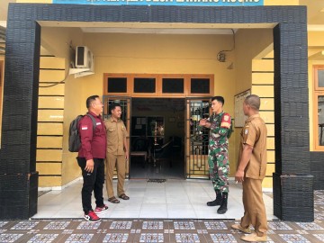 Babinsa Koramil 406-03/Rupit Serda Fauzi Jalin Keakraban dengan Warga Binaan di Desa Lawang Agung