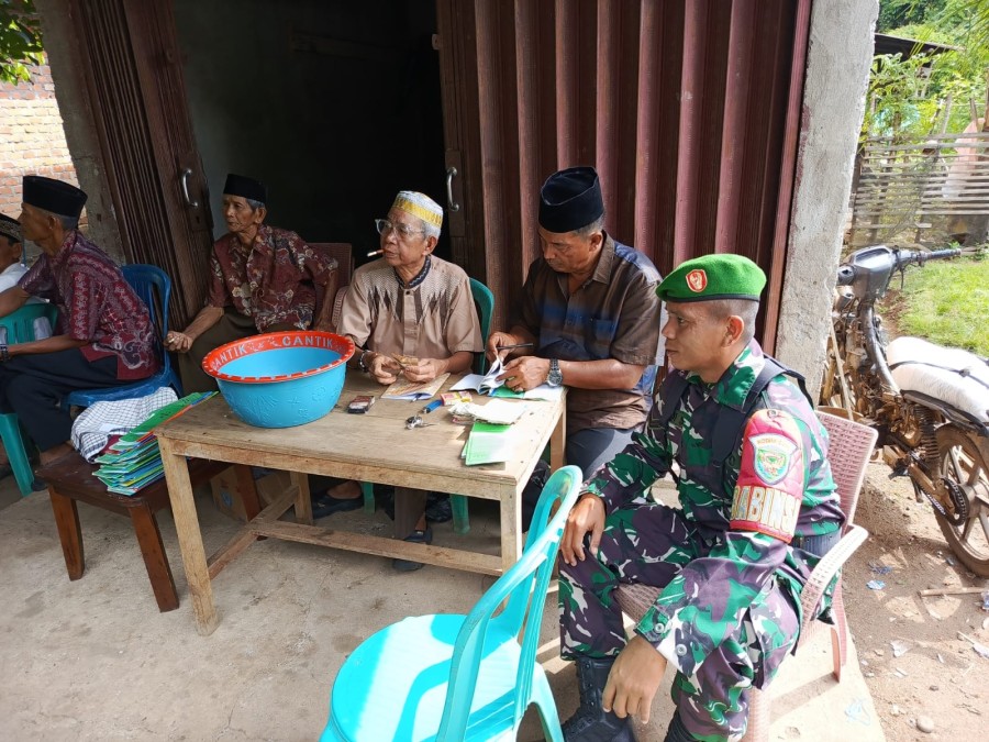 Babinsa Koramil 406-05/Muara Kelingi Jalin Silaturahmi Dengan Warga Desa Mekar Jaya
