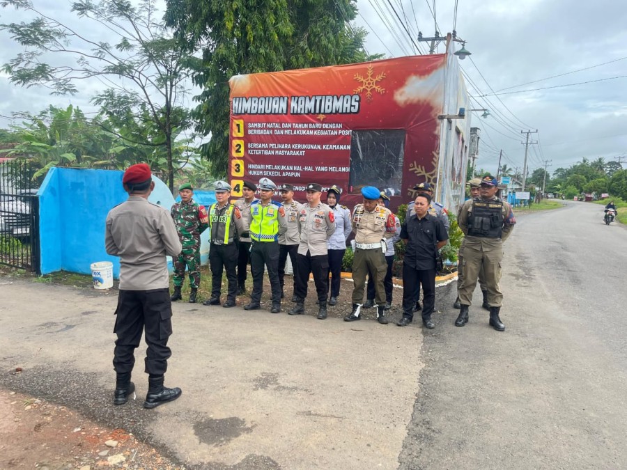 Sinergitas di wilayah binaan Babinsa Koramil 406-06/Tugumulyo Lakukan Pengamanan natal dan tahun Baru bersama polri dan Forkopimda.