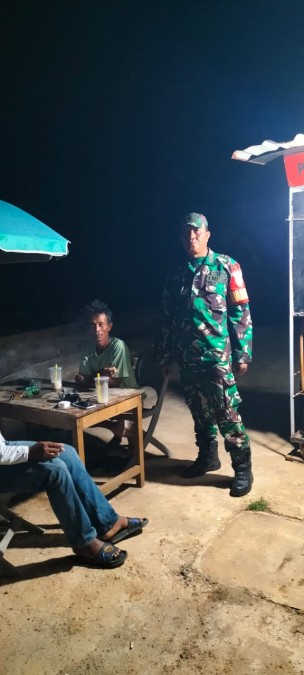 Babinsa Koramil 406-05/Kelingi Laksanakan Patroli dan Monitoring Siskamling