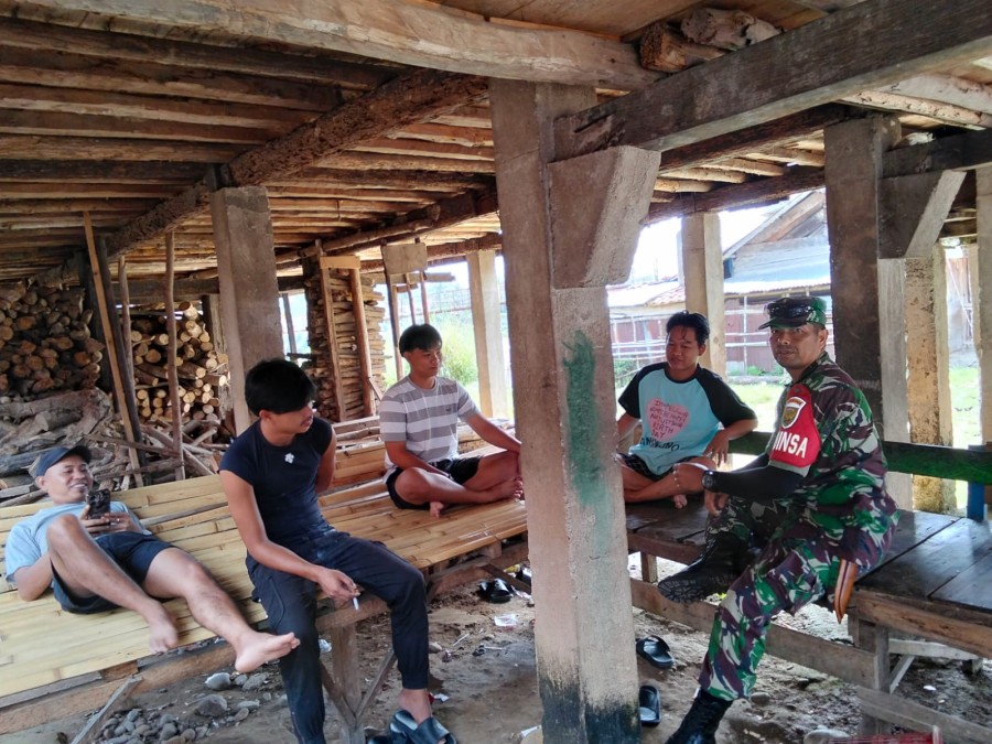 Babinsa Koramil 406-01/Rawas Ulu Sosialisasikan Rekrutmen TNI AD TA 2026 kepada Pemuda