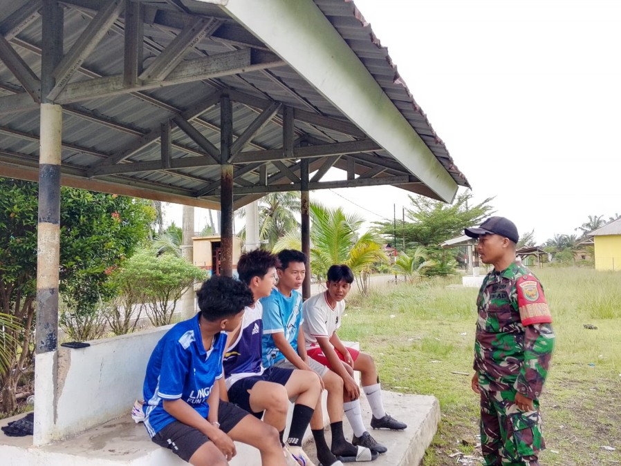 Babinsa Koramil 406-01/Rawas Ulu Sosialisasikan Rekrutmen TNI AD TA 2026 di Desa Simpang Nibung