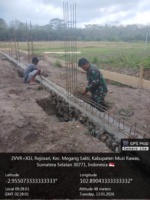 Babinsa Koramil 406-04/Muara Lakitan Dukung Program Pemerintah Bangun KDKMP di Desa Rejosari