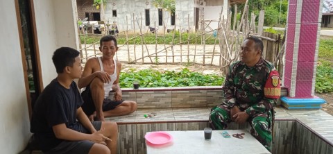 Babinsa Koramil 406-09/Terawas Laksanakan Komsos dan Sosialisasi Penerimaan Prajurit TNI AD Tahun 2026