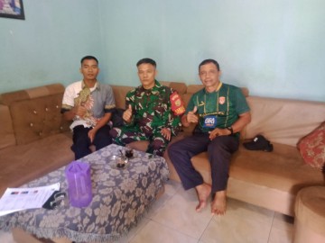 Babinsa Koramil 406-08/Lubuk Linggau Laksanakan Komsos dan Sosialisasi Penerimaan Prajurit TNI