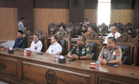 Komandan kodim 0406/Lubuklinggau hadiri rapat paripurna DPRD kota Lubuklinggau.