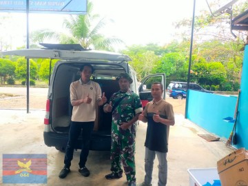 Babinsa Koramil 406-09/Terawas Laksanakan Komsos Bersama Warga Bahas Ketahanan Pangan dan Kebersihan Lingkungan