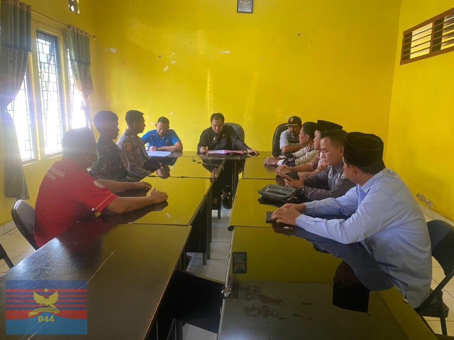 Babinsa Koramil 406-03/Rupit Hadiri Rapat Pembahasan Penangkapan Ikan Ilegal di Kecamatan Rupit