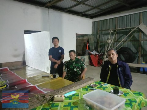 Babinsa Koramil 406-03/Rupit Laksanakan Patroli Siskamling di Desa Rantau Jaya