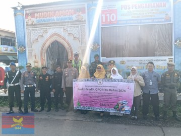 Babinsa Koramil 406/07 Jayaloka Bersama Subdenpom Lubuklinggau Amankan Posko pasar B Srikraton Jamin Keamanan Arus Mudik