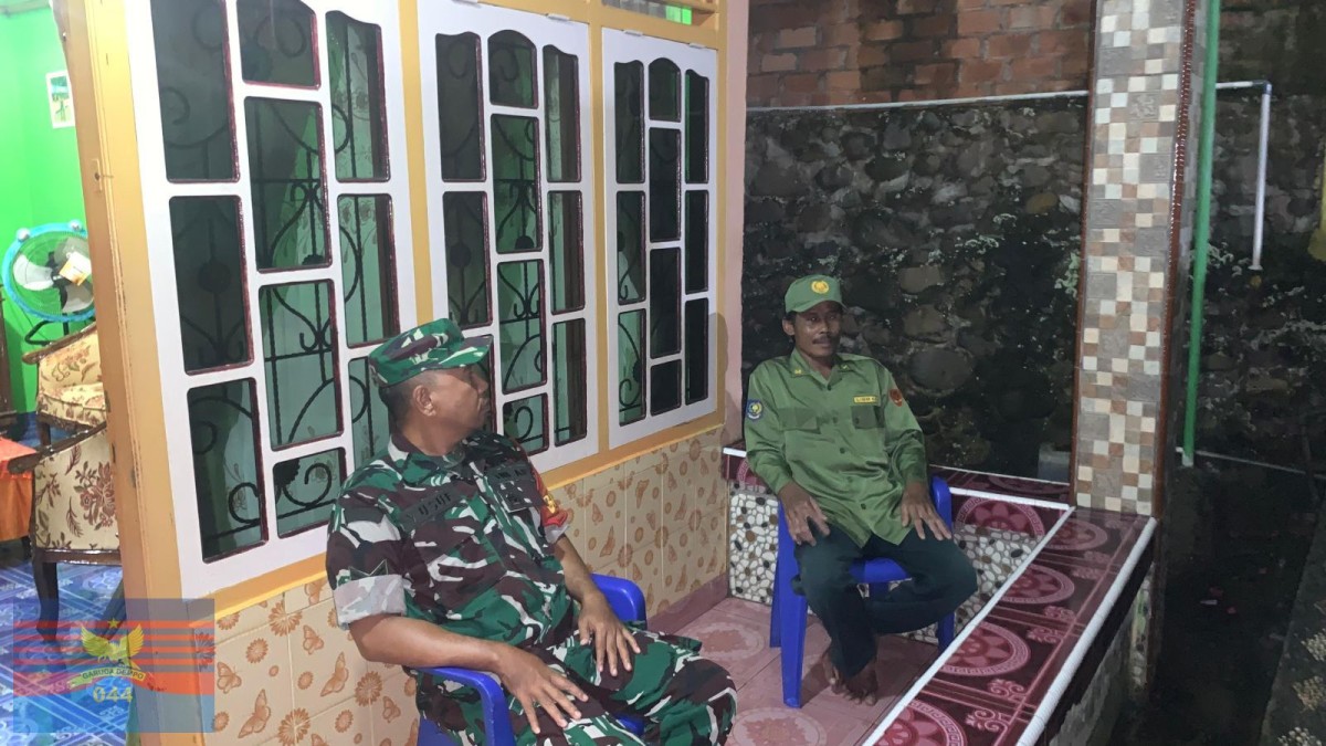 BABINSA KORAMIL 406-07/JAYALOKA AJAK WARGA AKTIFKAN SISKAMLING