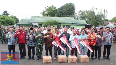 Kodim 0406/Lubuklinggau Distribusikan Kendaraan Operasional Roda Tiga dari PT Agrinas Pangan Nusantara (Persero) kepada 30 Koperasi Desa/Kelurahan Merah Putih